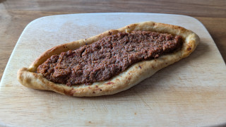 Pide mit Hackfleisch