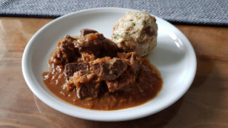Hirschgulasch